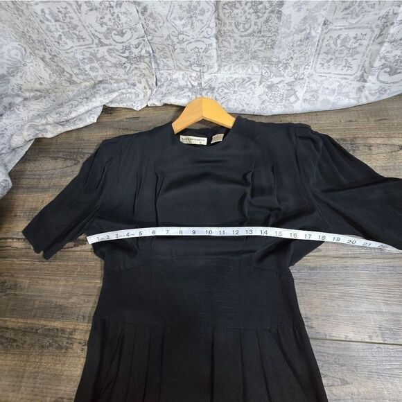Liz Claiborne vintage button back dress with pockets black Elphaba vibes size 8 - Picture 11 of 11